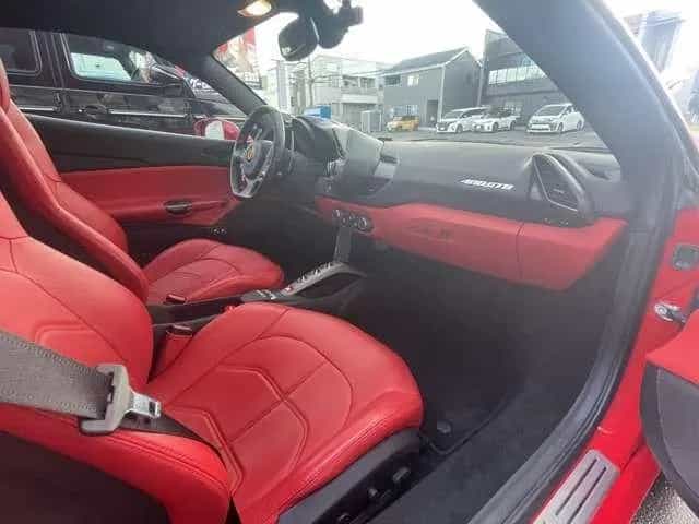 Ferrari 488 GTB F1 DCT 03/2016-photo-35