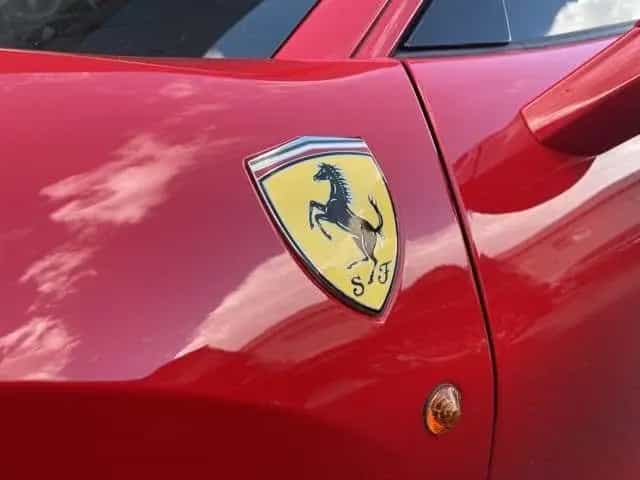 Ferrari 488 GTB F1 DCT 03/2016-photo-48