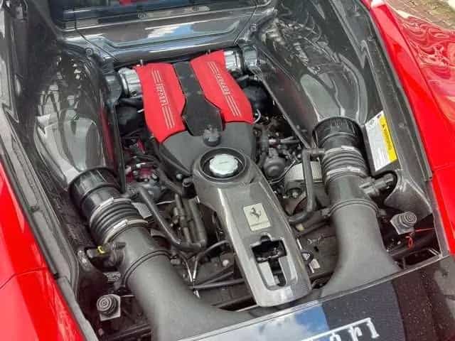 Ferrari 488 GTB F1 DCT 03/2016-photo-5