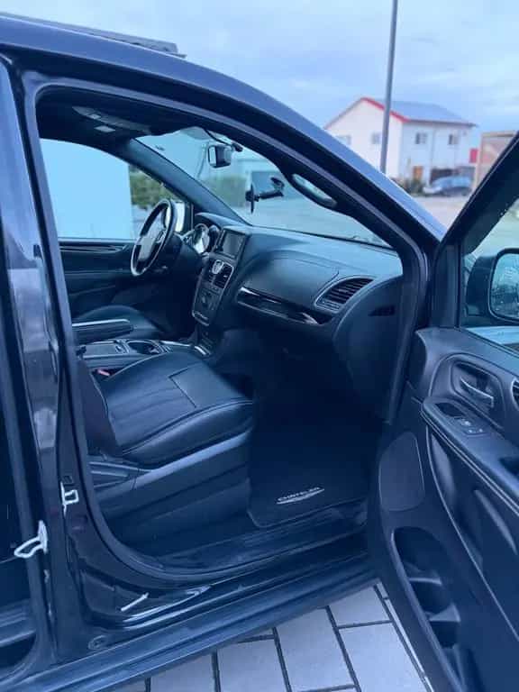 Chrysler Grand Voyager 3.6 V6 Black Edition 10/2014-photo-10