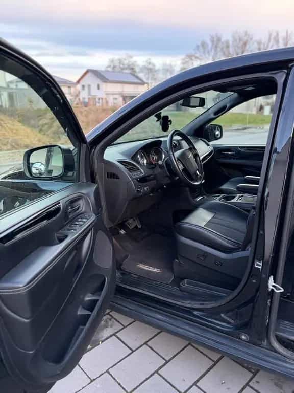 Chrysler Grand Voyager 3.6 V6 Black Edition 10/2014-photo-11