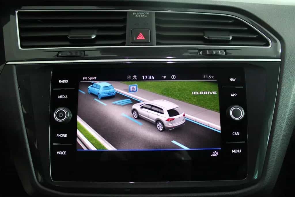 Volkswagen Tiguan Life 4Motion Standheizung*AHK 03/2021-photo-24
