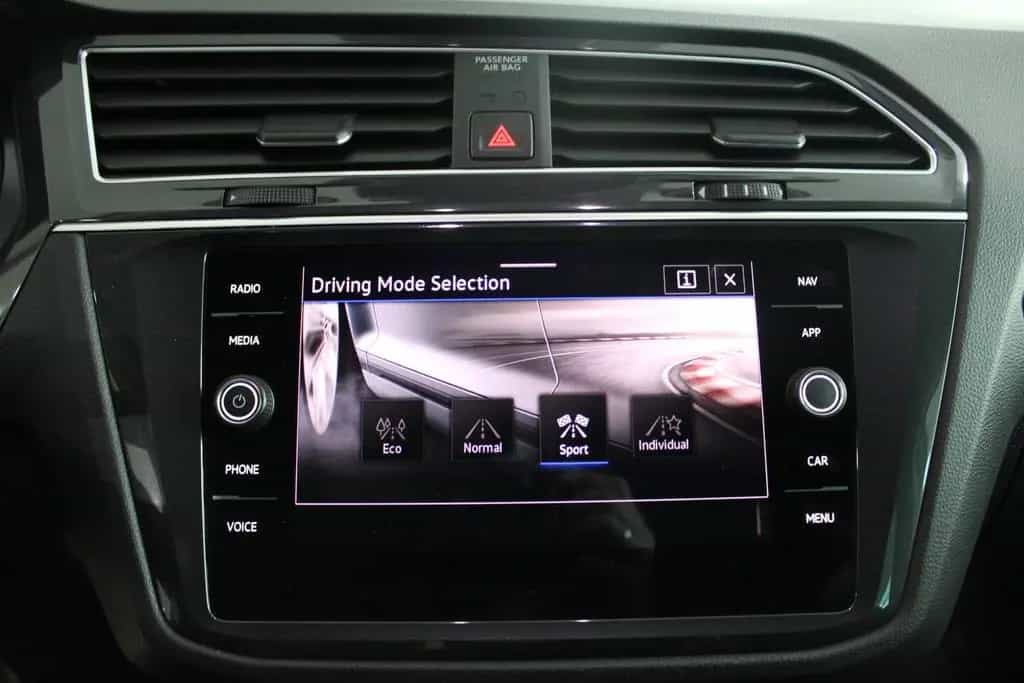 Volkswagen Tiguan Life 4Motion Standheizung*AHK 03/2021-photo-27