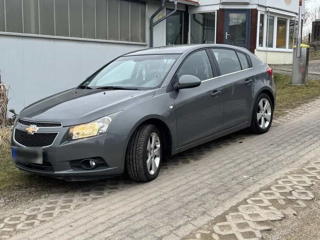 Chevrolet Cruze 1.8 LT | TÜV 2027 | ZAHNRI... 02/2012-photo-3