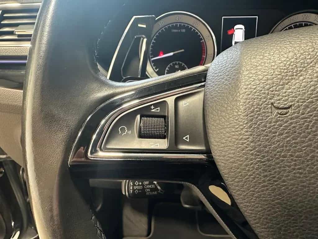 Skoda Superb 1.8 TSI DSG Laurin Klement Bi-XENON|AHK|L 06/2016-photo-13