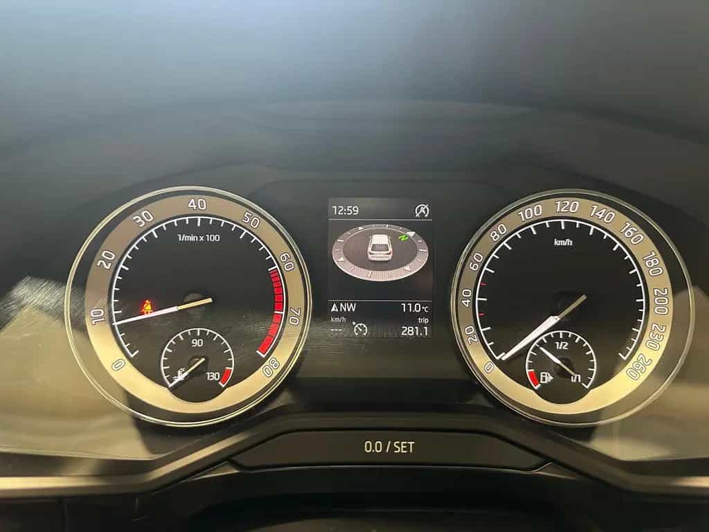 Skoda Superb 1.8 TSI DSG Laurin Klement Bi-XENON|AHK|L 06/2016-photo-16
