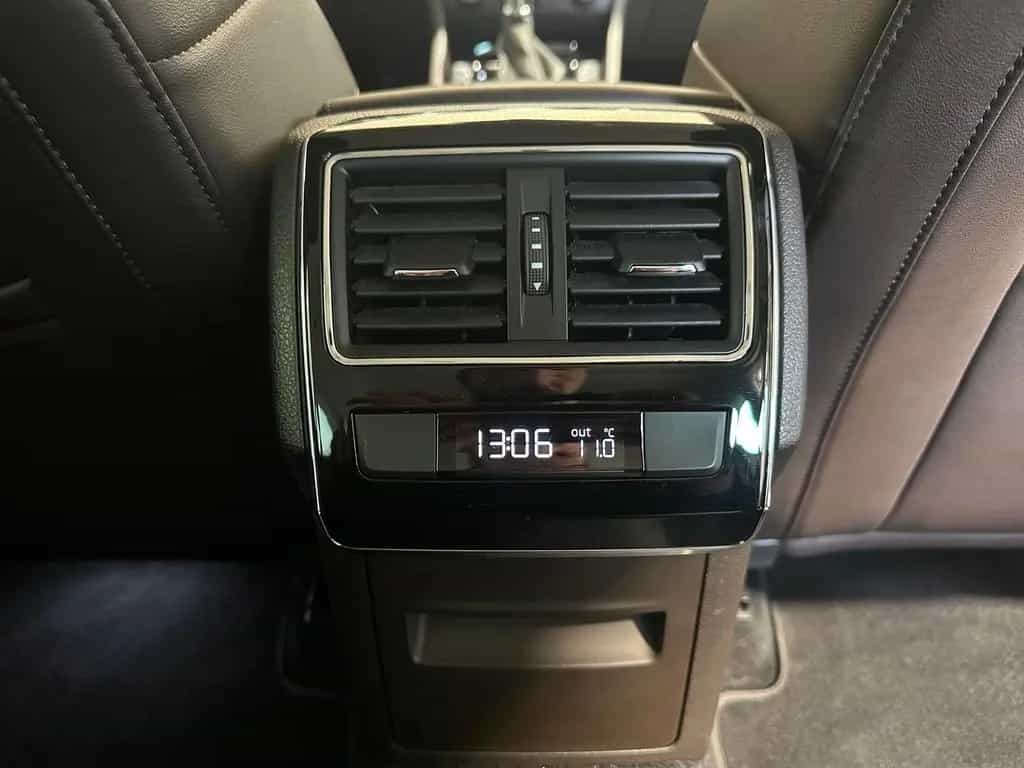 Skoda Superb 1.8 TSI DSG Laurin Klement Bi-XENON|AHK|L 06/2016-photo-21