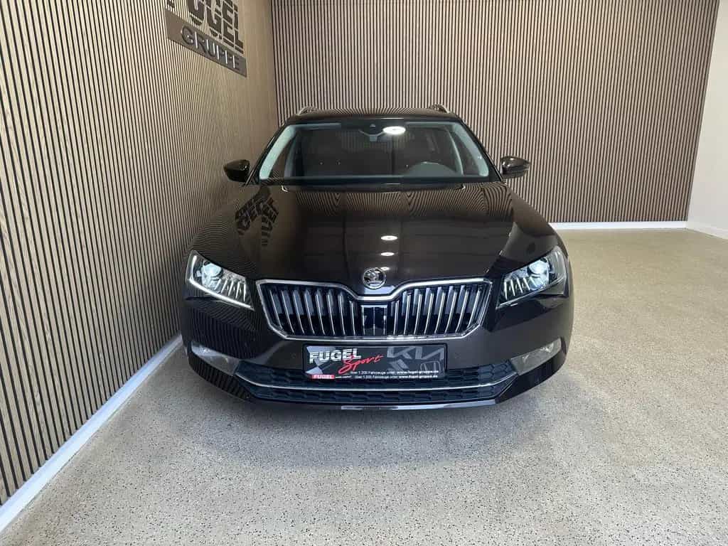 Skoda Superb 1.8 TSI DSG Laurin Klement Bi-XENON|AHK|L 06/2016-photo-26