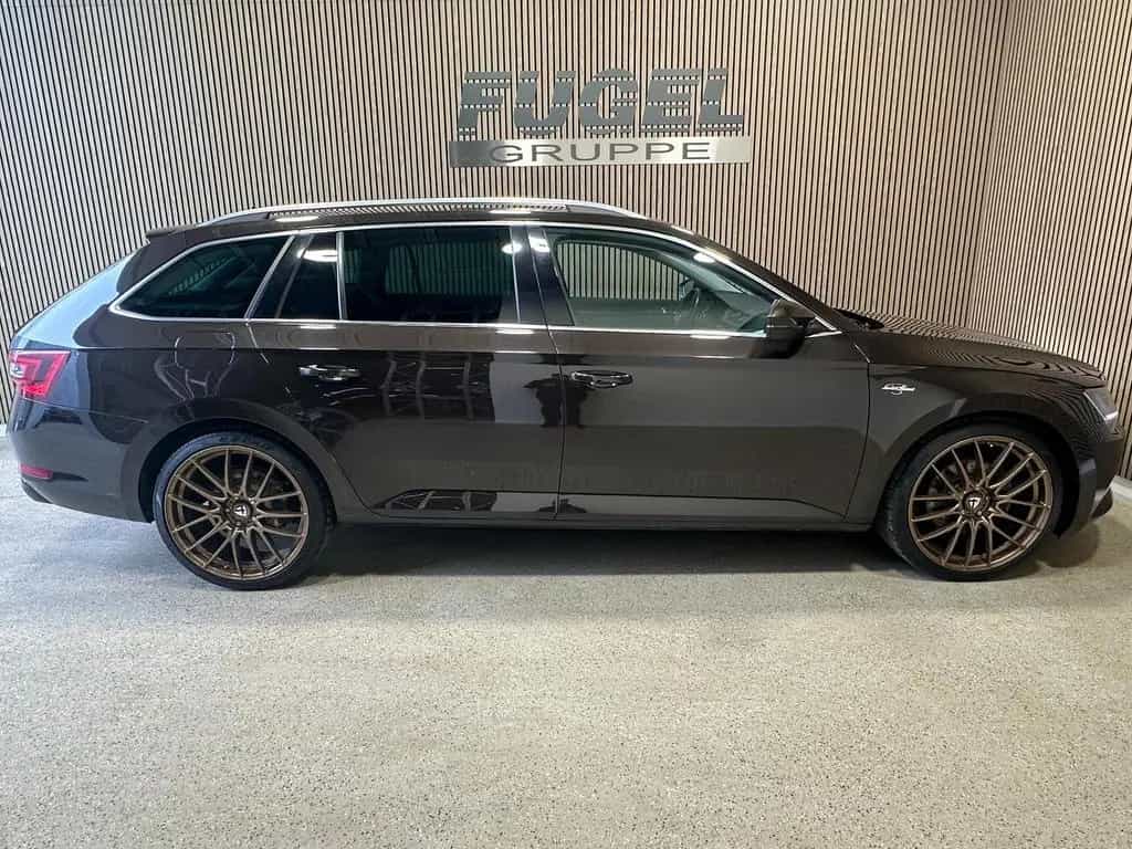 Skoda Superb 1.8 TSI DSG Laurin Klement Bi-XENON|AHK|L 06/2016-photo-28