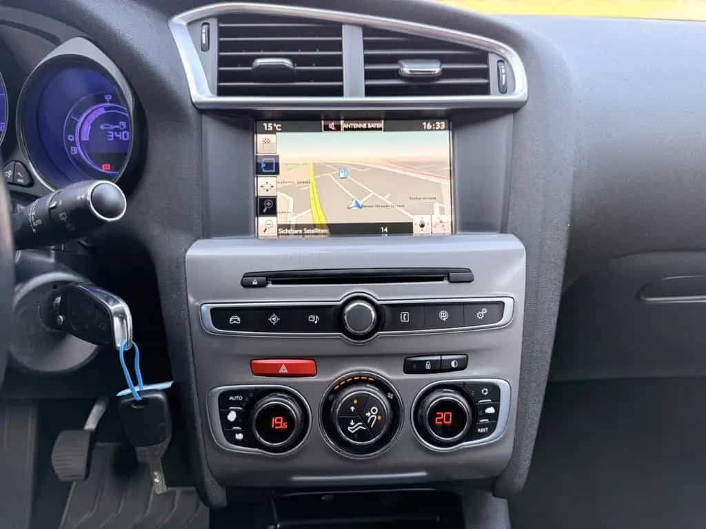 Citroën C4 Lim. *Navi*Tempomat* Klima*8Fachbereift Tüv 10/2016-photo-11