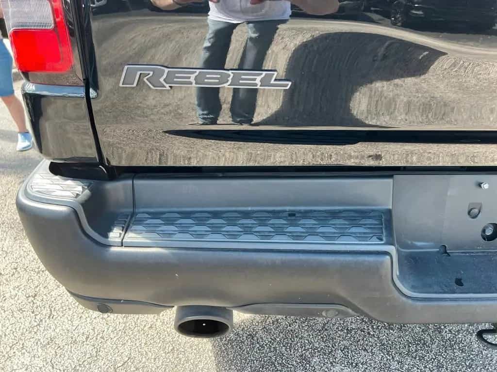 Dodge RAM Rebel 1500 4x4 CrewCab unfallfrei im Vorlauf 07/2023-photo-13