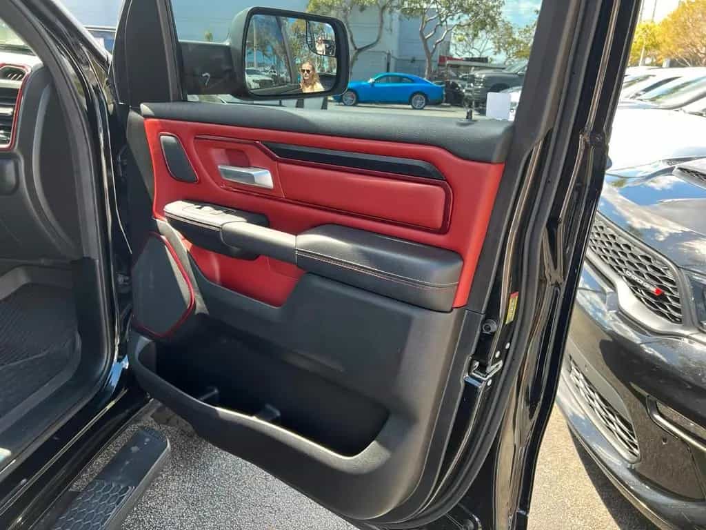 Dodge RAM Rebel 1500 4x4 CrewCab unfallfrei im Vorlauf 07/2023-photo-15