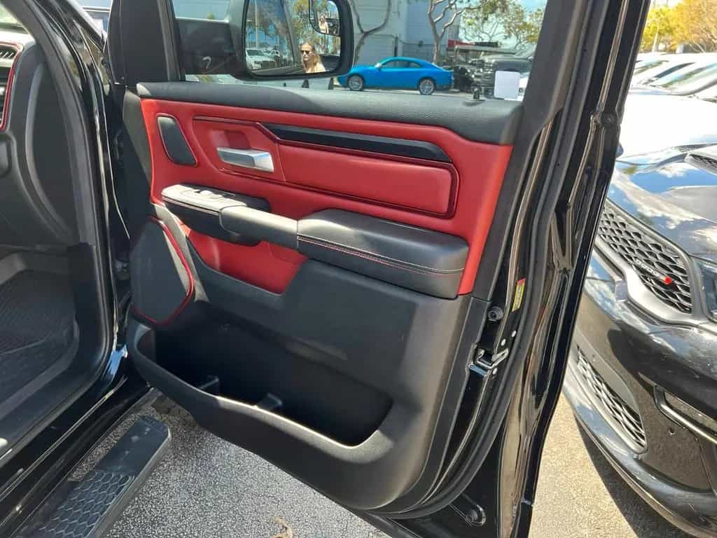 Dodge RAM Rebel 1500 4x4 CrewCab unfallfrei im Vorlauf 07/2023-photo-16