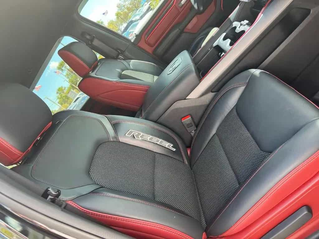 Dodge RAM Rebel 1500 4x4 CrewCab unfallfrei im Vorlauf 07/2023-photo-19