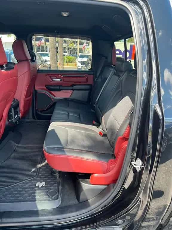 Dodge RAM Rebel 1500 4x4 CrewCab unfallfrei im Vorlauf 07/2023-photo-25