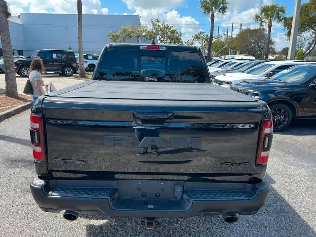 Dodge RAM Rebel 1500 4x4 CrewCab unfallfrei im Vorlauf 07/2023-photo-3