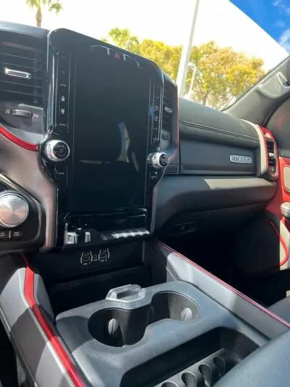 Dodge RAM Rebel 1500 4x4 CrewCab unfallfrei im Vorlauf 07/2023-photo-30