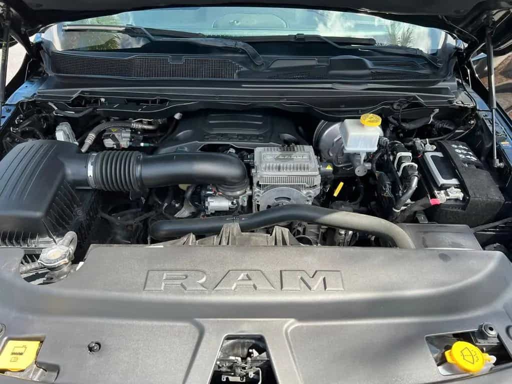 Dodge RAM Rebel 1500 4x4 CrewCab unfallfrei im Vorlauf 07/2023-photo-34