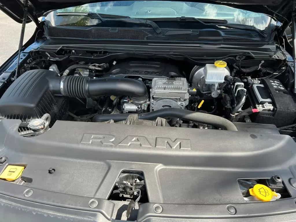 Dodge RAM Rebel 1500 4x4 CrewCab unfallfrei im Vorlauf 07/2023-photo-36