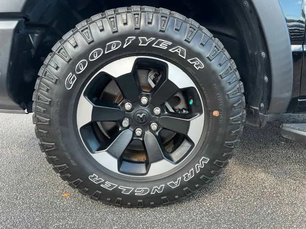 Dodge RAM Rebel 1500 4x4 CrewCab unfallfrei im Vorlauf 07/2023-photo-40