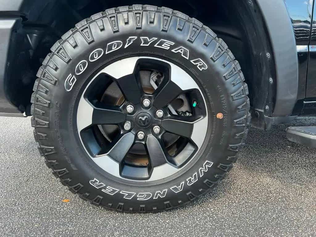 Dodge RAM Rebel 1500 4x4 CrewCab unfallfrei im Vorlauf 07/2023-photo-41