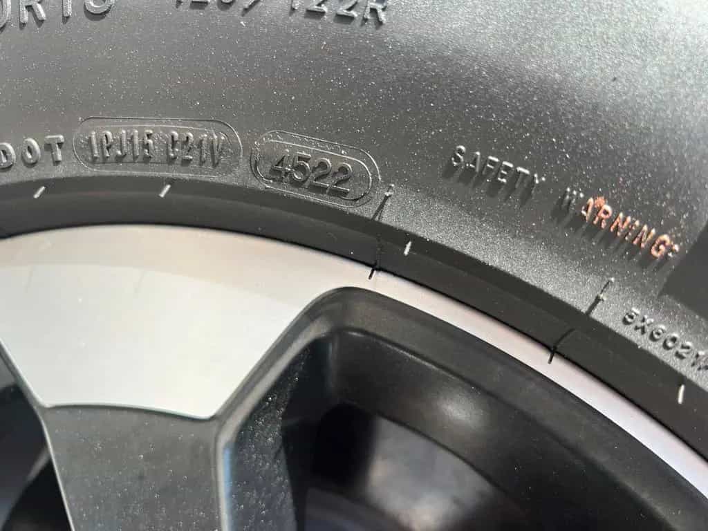 Dodge RAM Rebel 1500 4x4 CrewCab unfallfrei im Vorlauf 07/2023-photo-42