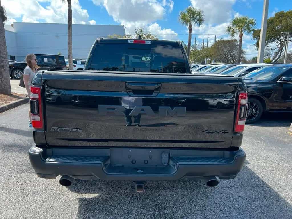 Dodge RAM Rebel 1500 4x4 CrewCab unfallfrei im Vorlauf 07/2023-photo-8