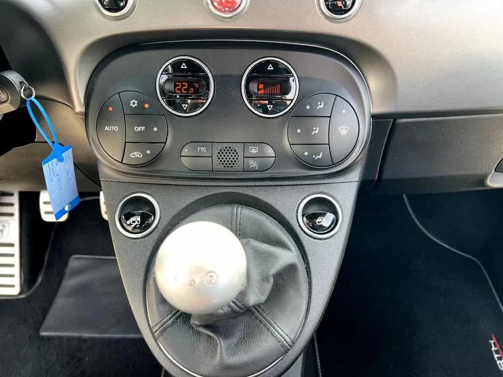 Abarth 595 Turismo *Bi-Xenon Navi Leder DAB PDC NS* 06/2021-photo-18