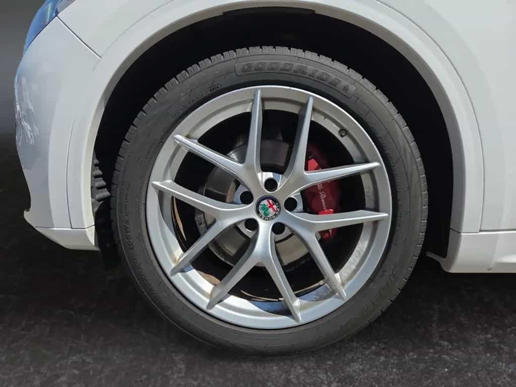 Alfa Romeo Stelvio Veloce Q4 2.0 Turbo Sportpaket El. Fonds 09/2020-photo-13