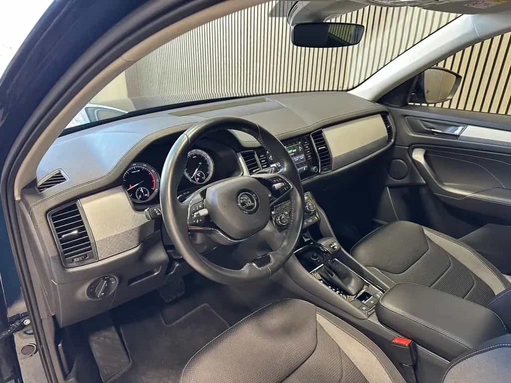 Skoda Kodiaq 2.0 TSI 4x4 DSG Tour LED|PANO|AHK|19Z 09/2022-photo-5