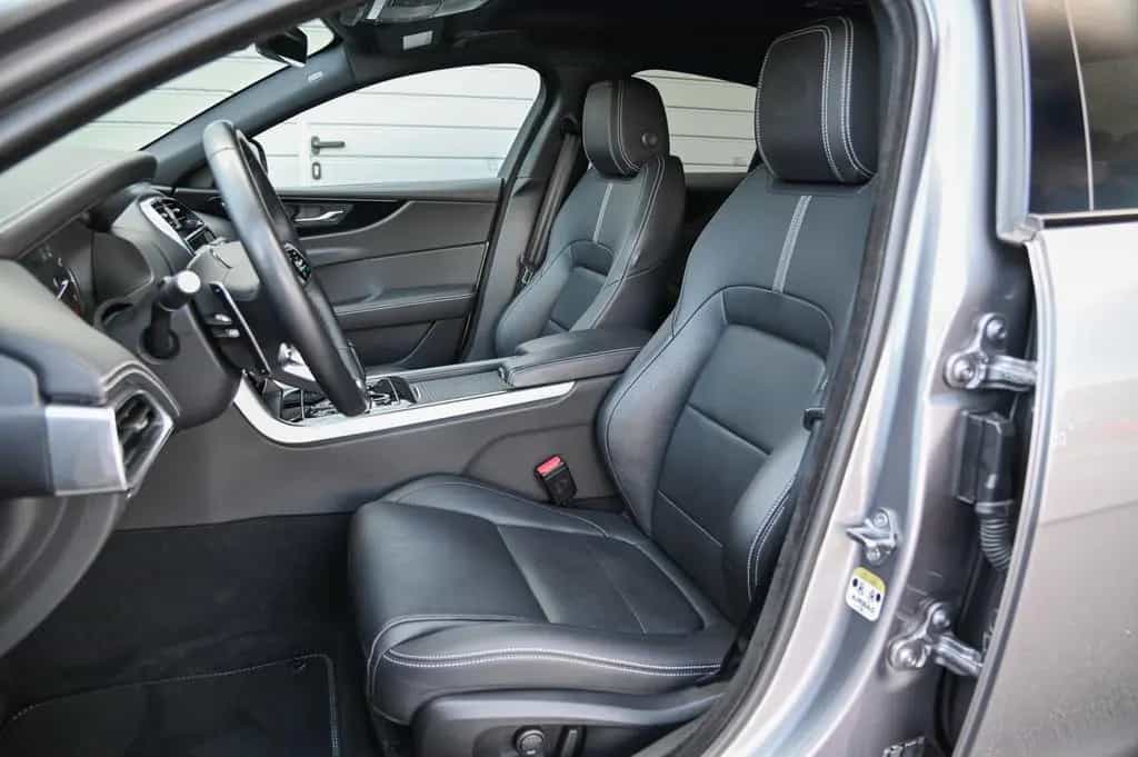 Jaguar XE P250 Edition R-Dynamic Black Pack* Meridian* 06/2023-photo-11