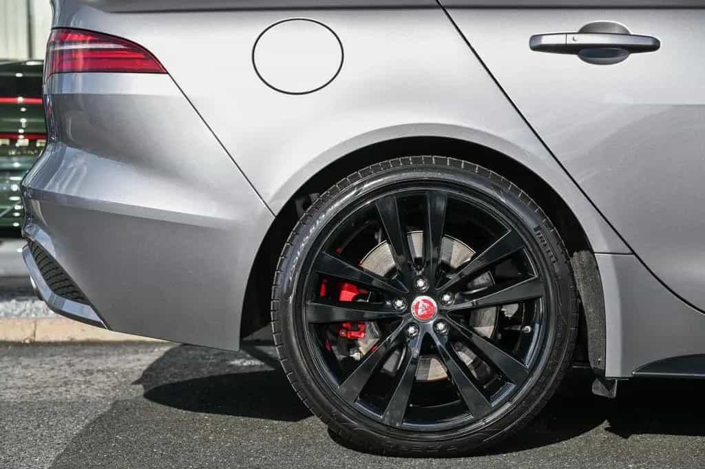Jaguar XE P250 Edition R-Dynamic Black Pack* Meridian* 06/2023-photo-35