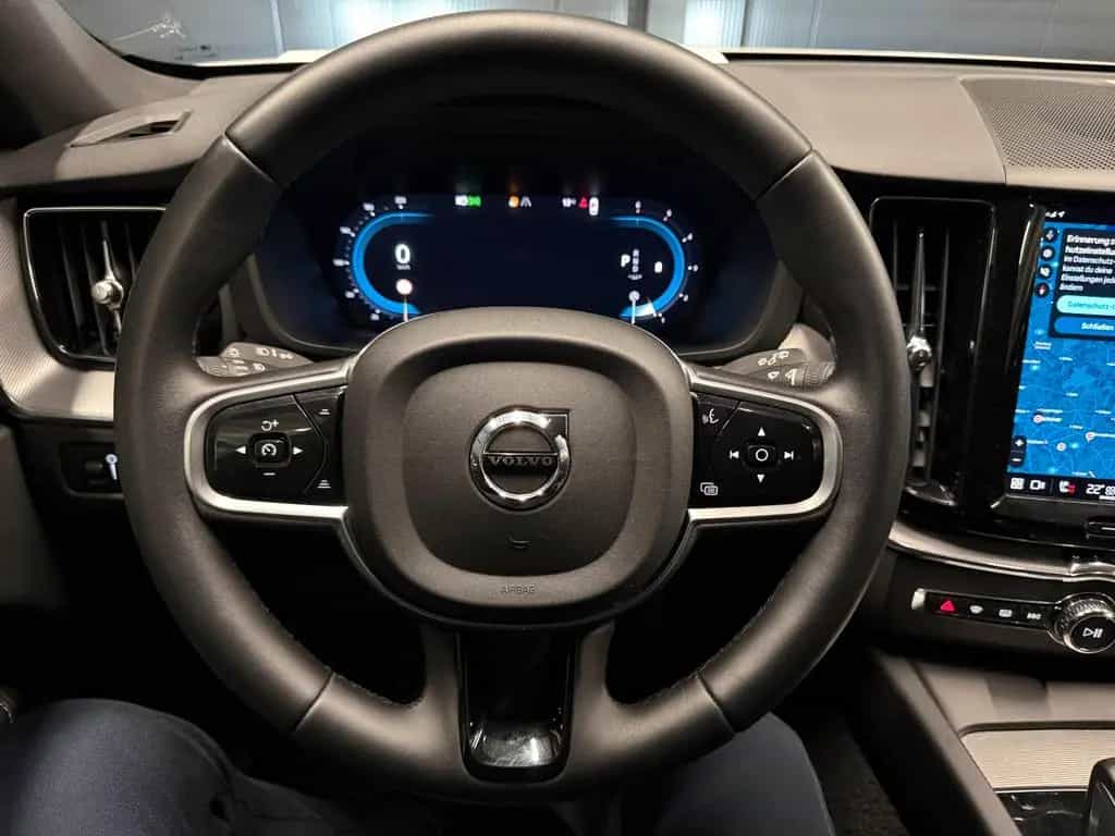 Volvo XC60 R-Design AWD *AHK*360*Standhzg*HIFI* 11/2021-photo-21