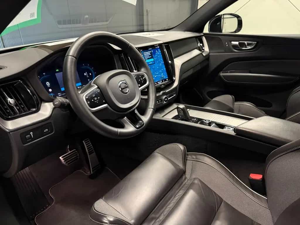 Volvo XC60 R-Design AWD *AHK*360*Standhzg*HIFI* 11/2021-photo-22