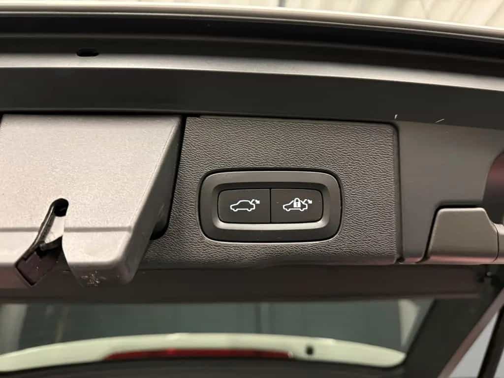 Volvo XC60 R-Design AWD *AHK*360*Standhzg*HIFI* 11/2021-photo-29
