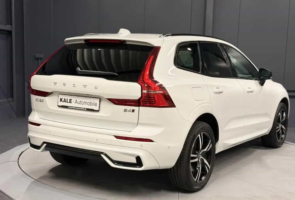 Volvo XC60 R-Design AWD *AHK*360*Standhzg*HIFI* 11/2021-photo-4