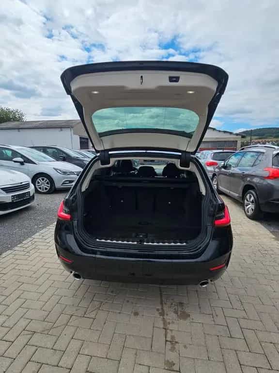 BMW 320 Baureihe 3 Touring 320 d xDrive Advantage 12/2020-photo-10