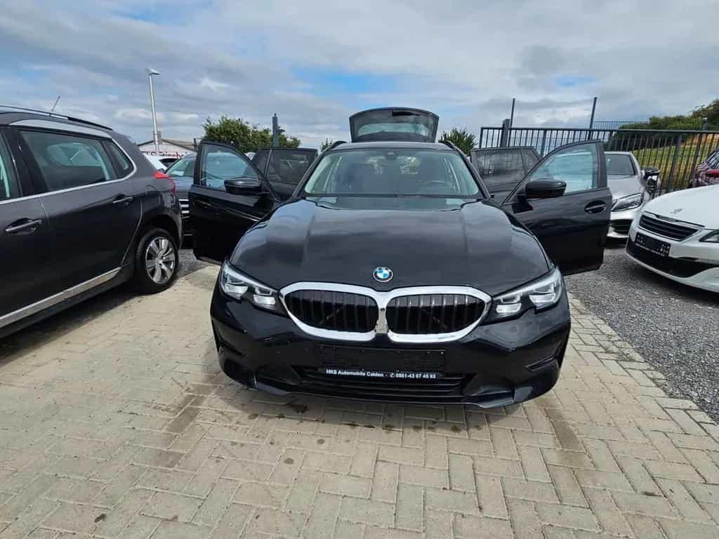 BMW 320 Baureihe 3 Touring 320 d xDrive Advantage 12/2020-photo-14