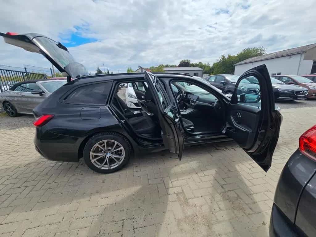 BMW 320 Baureihe 3 Touring 320 d xDrive Advantage 12/2020-photo-16
