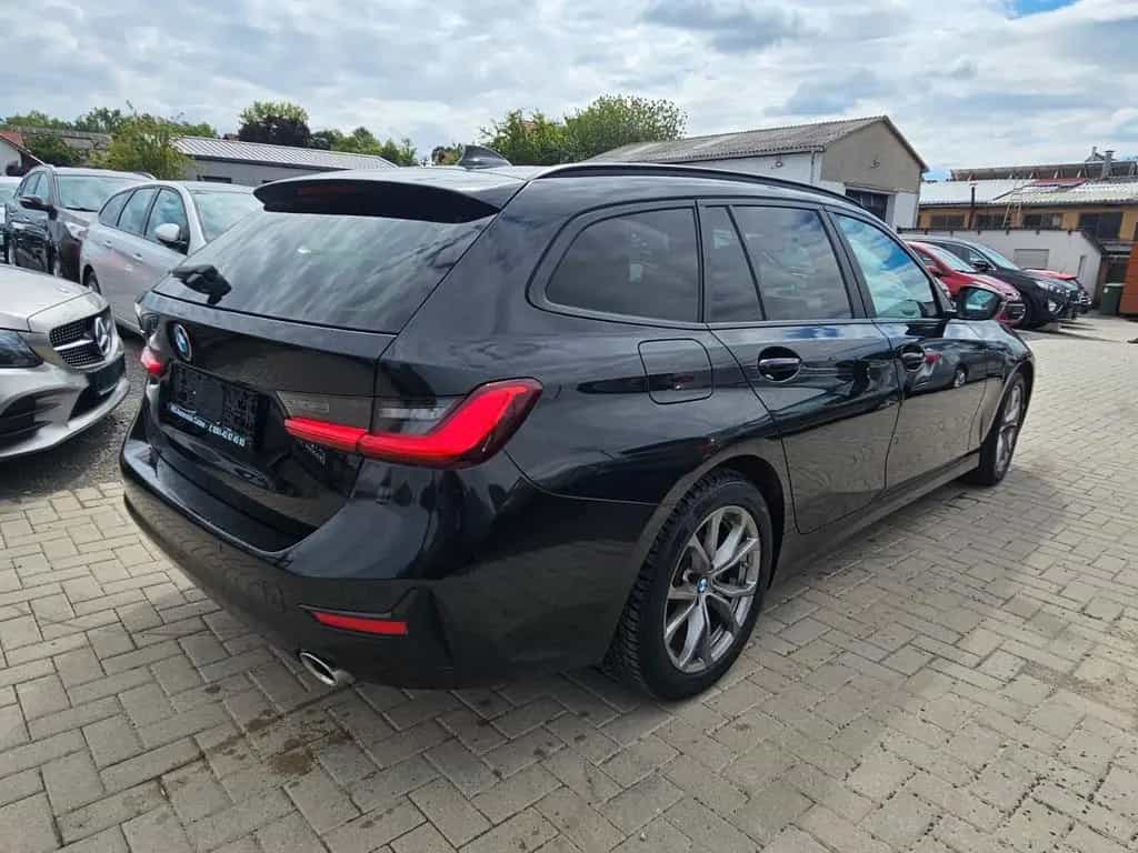 BMW 320 Baureihe 3 Touring 320 d xDrive Advantage 12/2020-photo-4