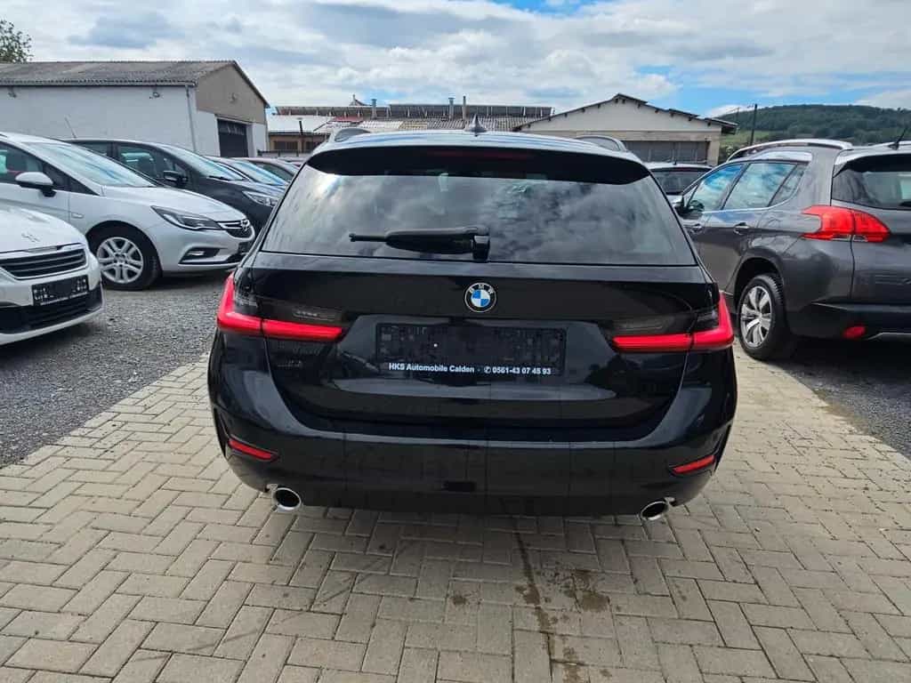 BMW 320 Baureihe 3 Touring 320 d xDrive Advantage 12/2020-photo-5