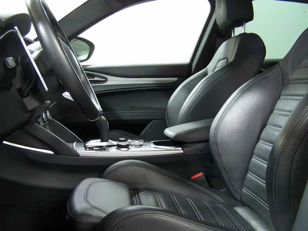 Alfa Romeo Stelvio Veloce Q4 LEDER+NAV+ACC+R20+SPORT-PAKET 04/2021-photo-5