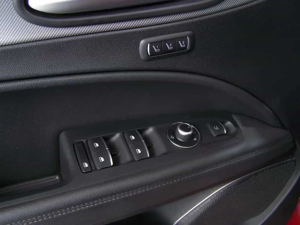 Alfa Romeo Stelvio Veloce Q4 LEDER+NAV+ACC+R20+SPORT-PAKET 04/2021-photo-6
