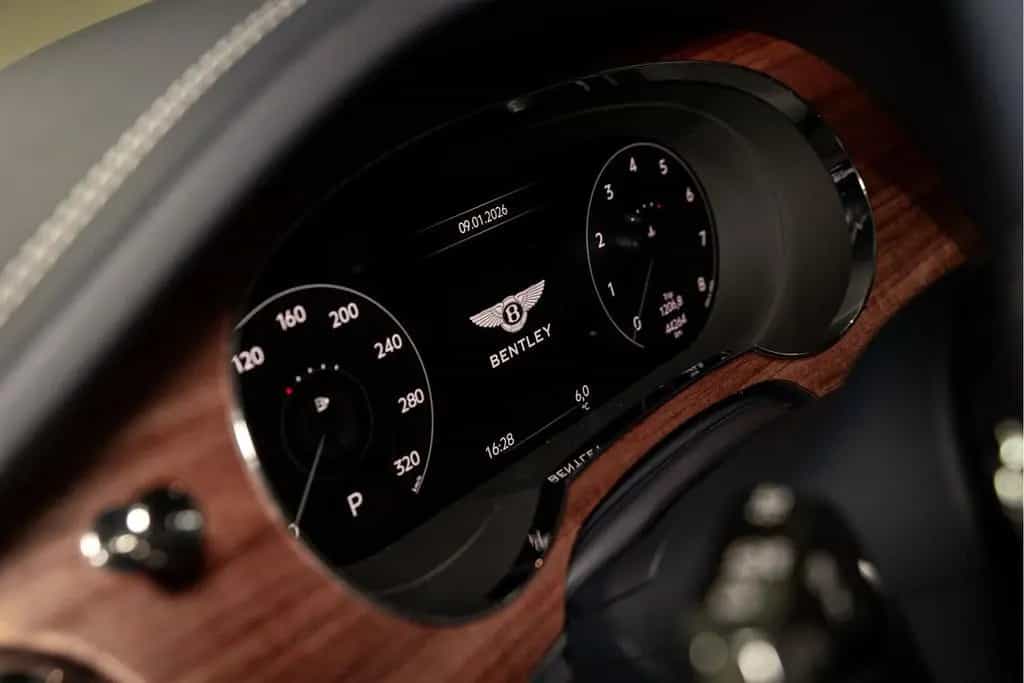 Bentley Bentayga EWB Azure V8 |Touring Spec|Comfort Spec 09/2023-photo-10