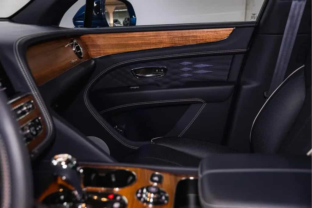 Bentley Bentayga EWB Azure V8 |Touring Spec|Comfort Spec 09/2023-photo-12