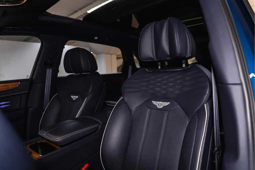 Bentley Bentayga EWB Azure V8 |Touring Spec|Comfort Spec 09/2023-photo-17