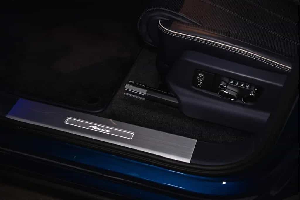 Bentley Bentayga EWB Azure V8 |Touring Spec|Comfort Spec 09/2023-photo-18