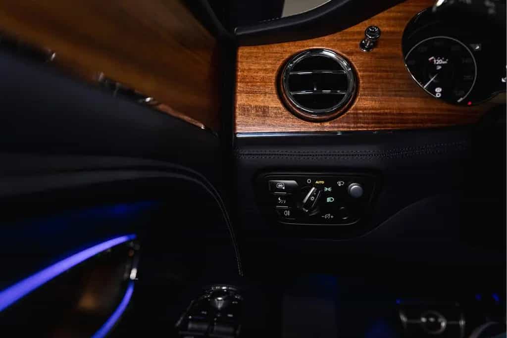 Bentley Bentayga EWB Azure V8 |Touring Spec|Comfort Spec 09/2023-photo-22