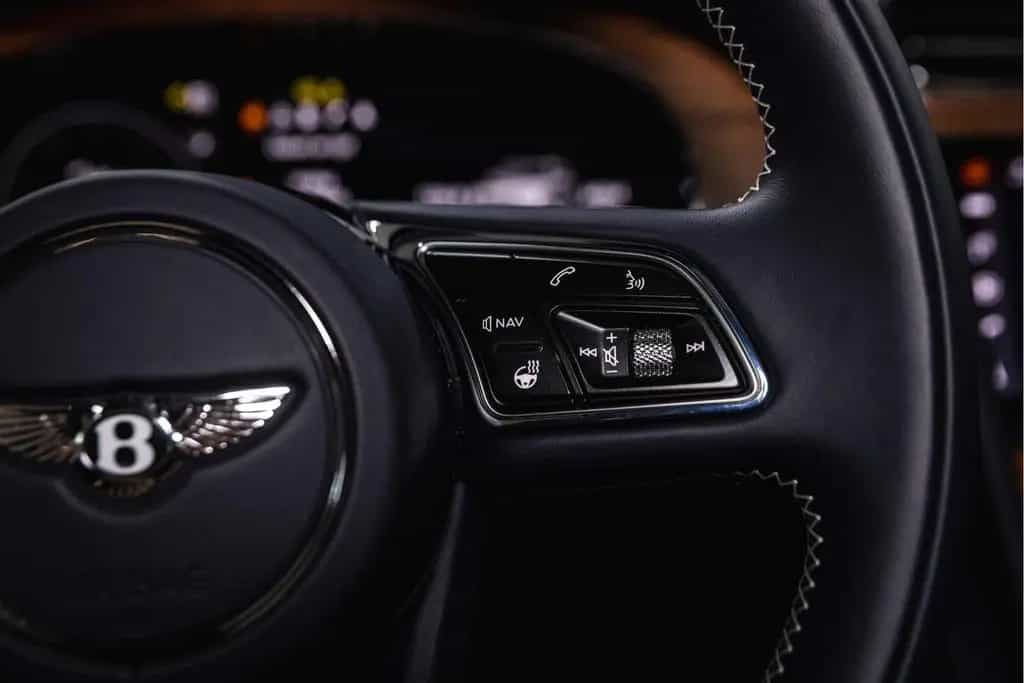 Bentley Bentayga EWB Azure V8 |Touring Spec|Comfort Spec 09/2023-photo-24