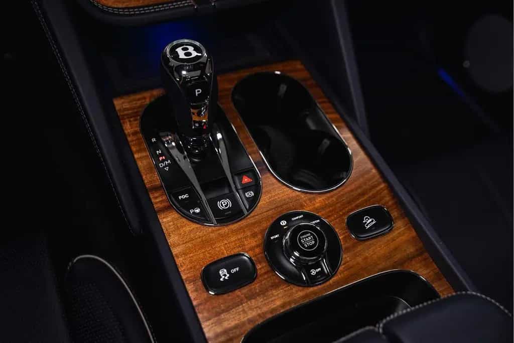 Bentley Bentayga EWB Azure V8 |Touring Spec|Comfort Spec 09/2023-photo-29